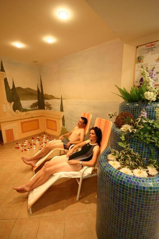 Hotel Mall San Valentino alla Muta Esterno foto